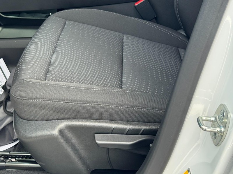 Chevrolet Equinox Vehicle Image 24