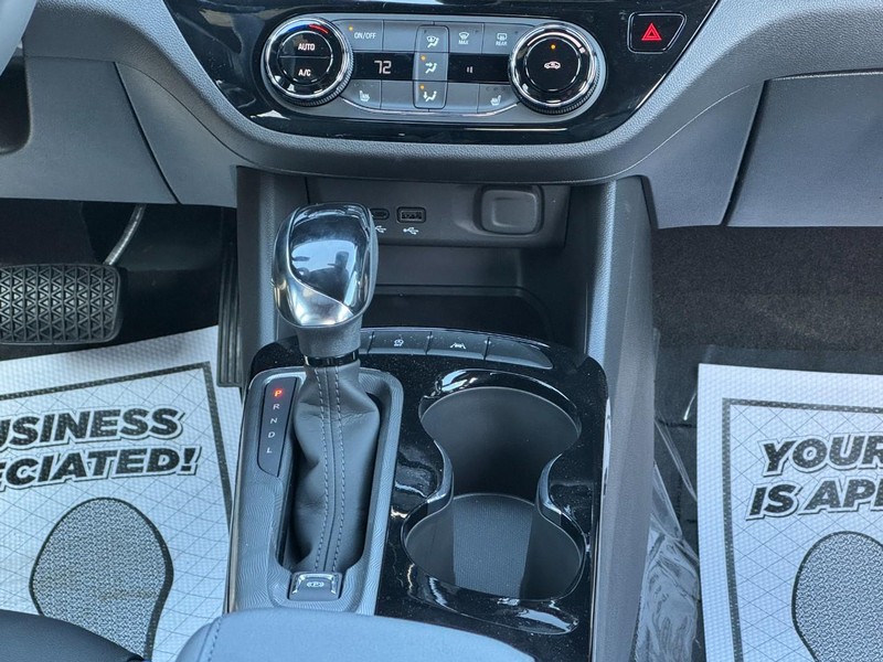 Buick Envista Vehicle Image 14