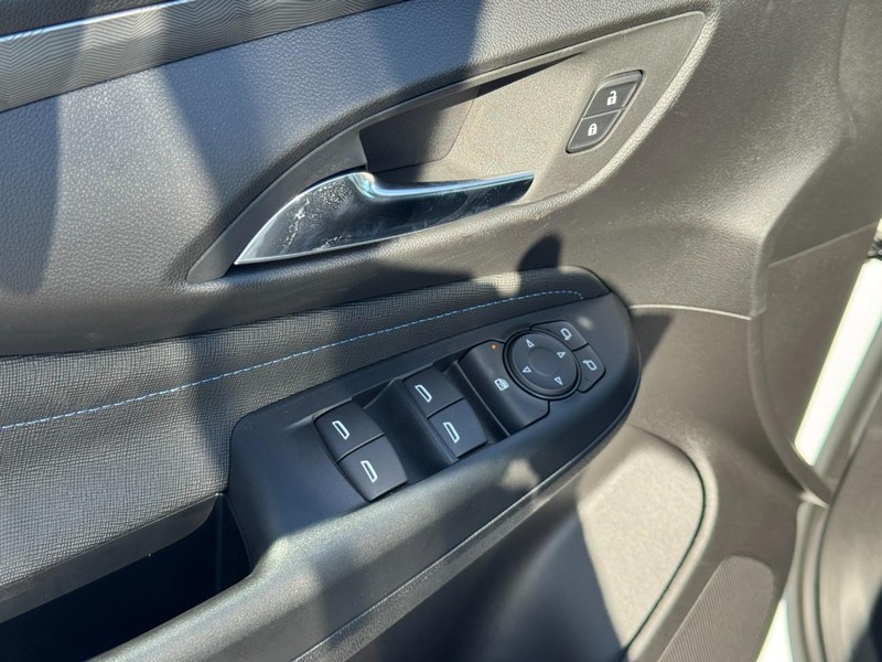 Buick Envista Vehicle Image 16