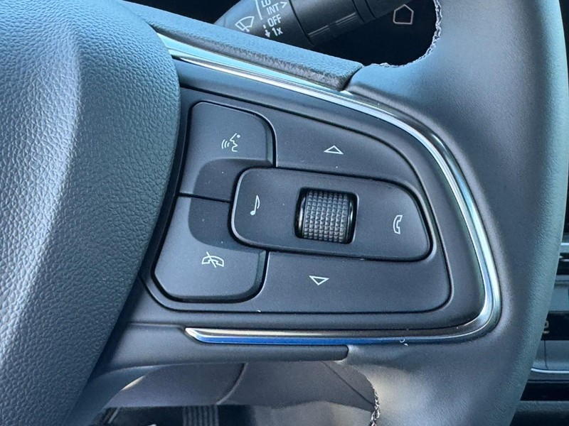 Buick Envista Vehicle Image 19