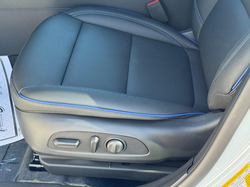 Buick Envista Vehicle Image 23