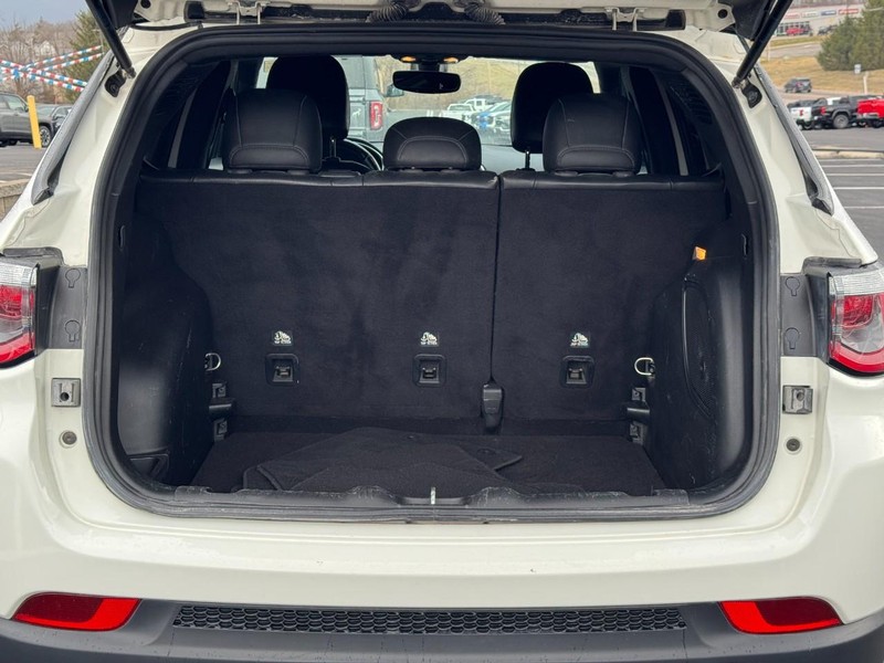 Jeep Compass Vehicle Image 04