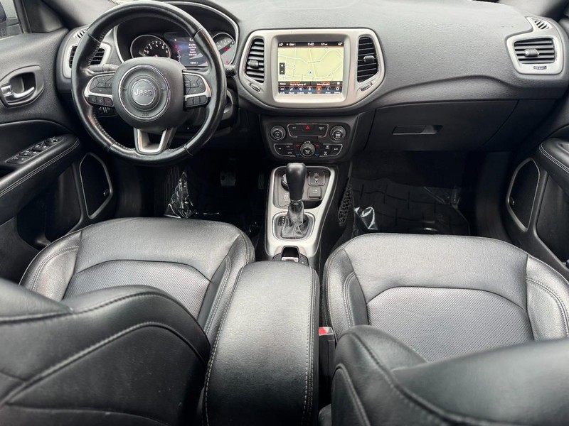 Jeep Compass Vehicle Image 11