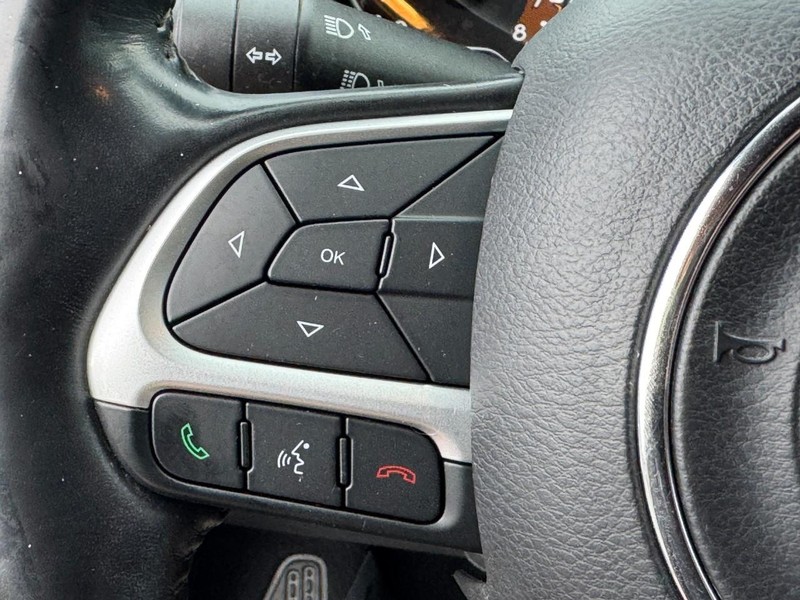 Jeep Compass Vehicle Image 17