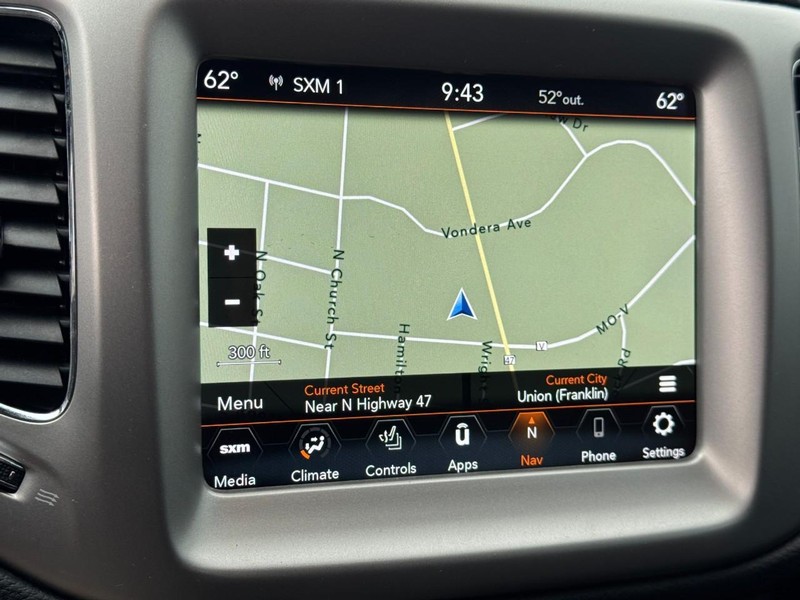 Jeep Compass Vehicle Image 20