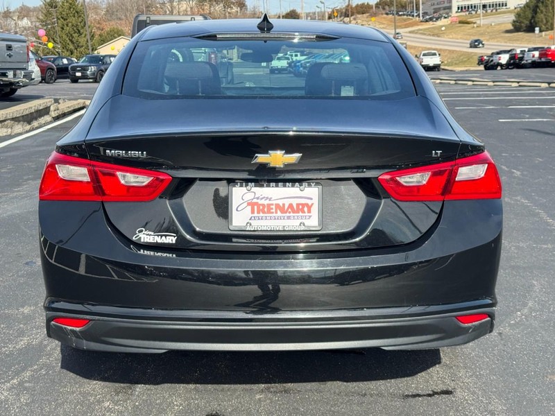 Chevrolet Malibu Vehicle Image 05