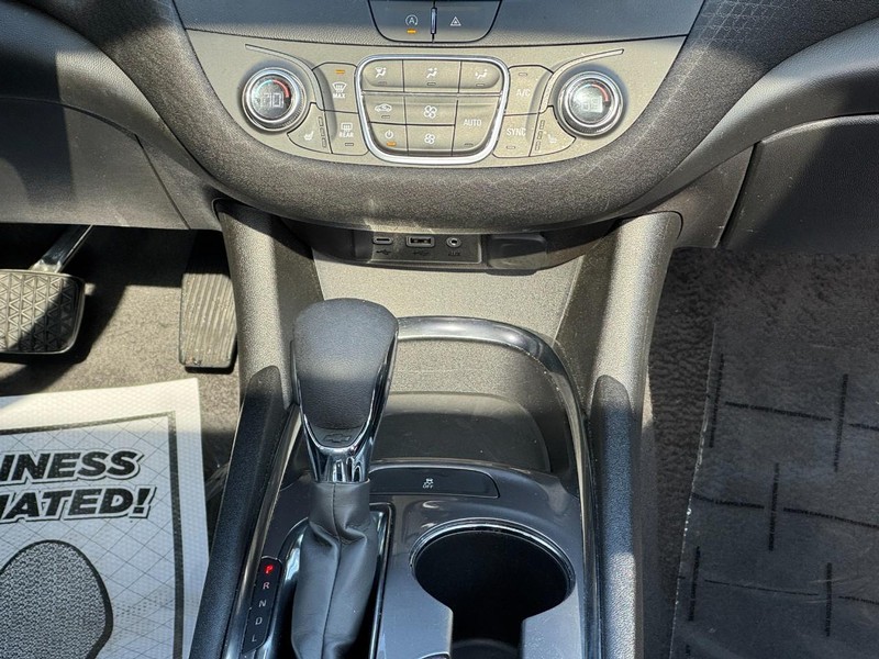 Chevrolet Malibu Vehicle Image 14