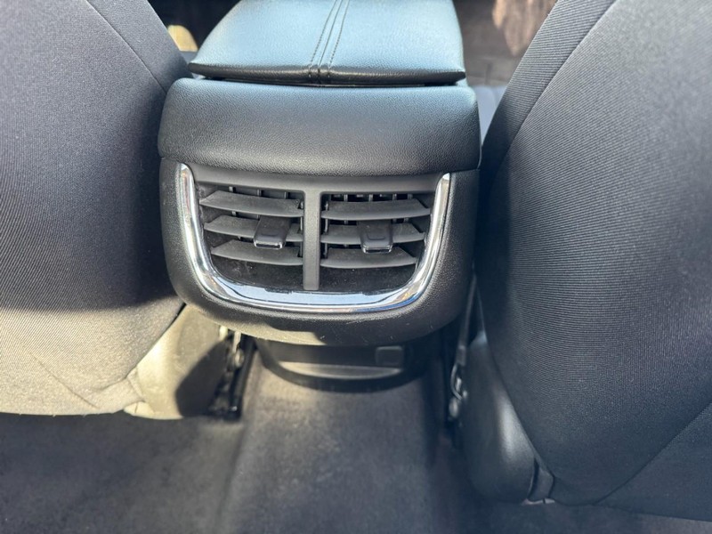 Chevrolet Malibu Vehicle Image 16