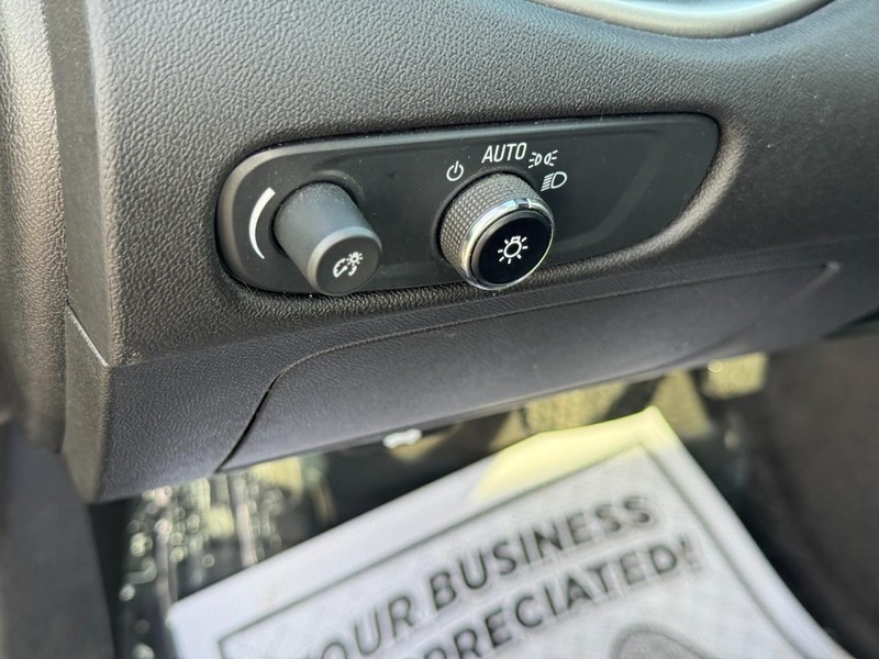 Chevrolet Malibu Vehicle Image 17