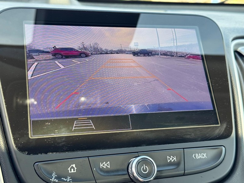 Chevrolet Malibu Vehicle Image 21