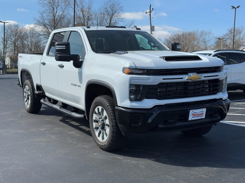 Chevrolet Silverado 2500HD Vehicle Image 02