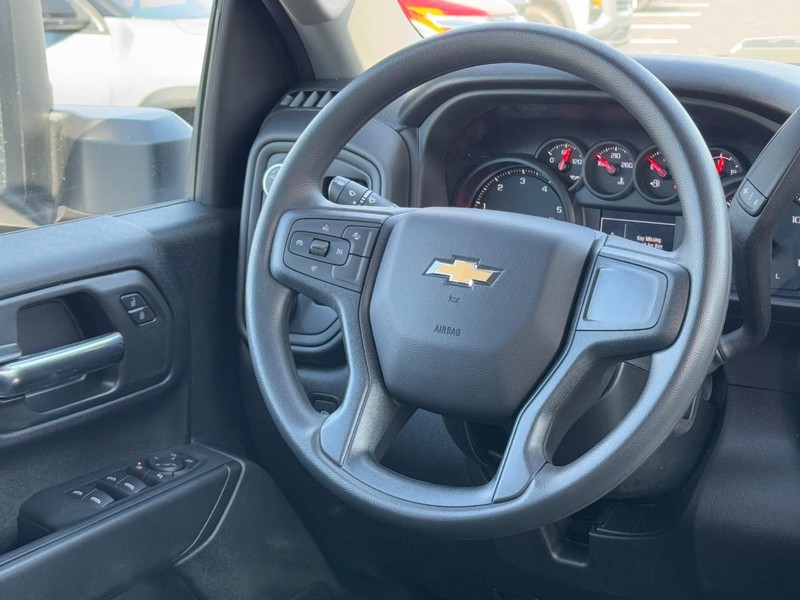 Chevrolet Silverado 2500HD Vehicle Image 08