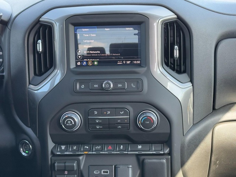 Chevrolet Silverado 2500HD Vehicle Image 09