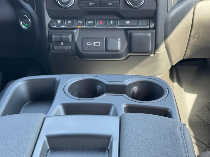 Chevrolet Silverado 2500HD Vehicle Image 10