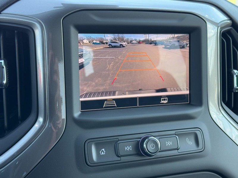 Chevrolet Silverado 2500HD Vehicle Image 13