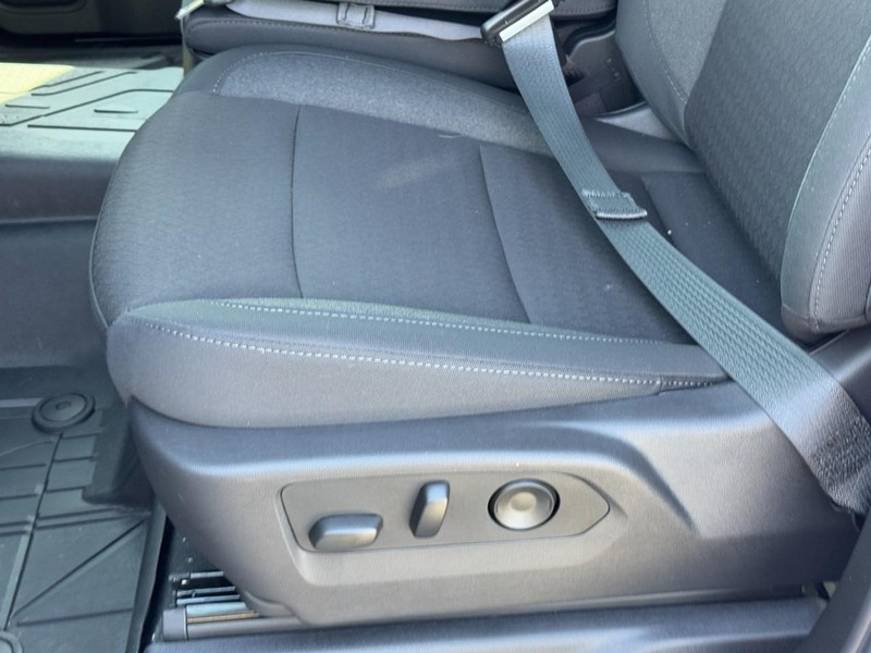 Chevrolet Silverado 2500HD Vehicle Image 14