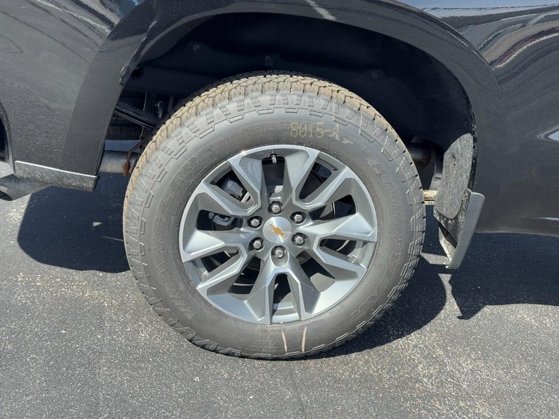 Chevrolet Silverado 1500 Vehicle Image 05