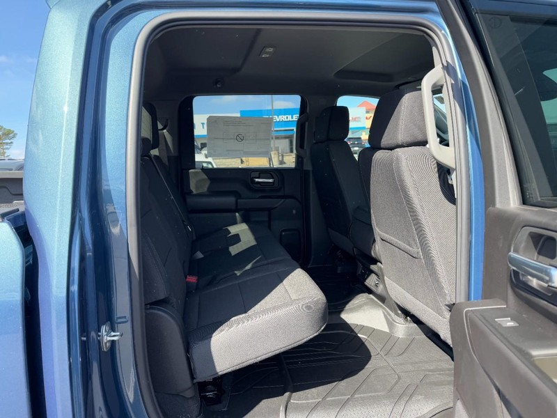 Chevrolet Silverado 2500HD Vehicle Image 06