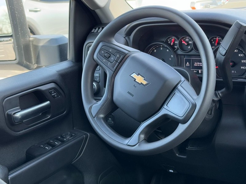 Chevrolet Silverado 2500HD Vehicle Image 08