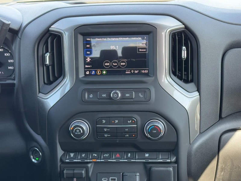 Chevrolet Silverado 2500HD Vehicle Image 09