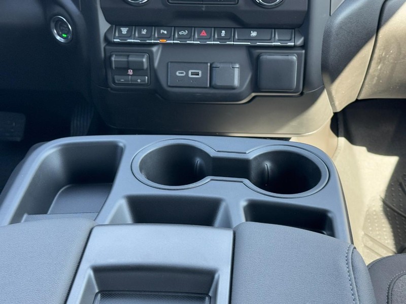 Chevrolet Silverado 2500HD Vehicle Image 10