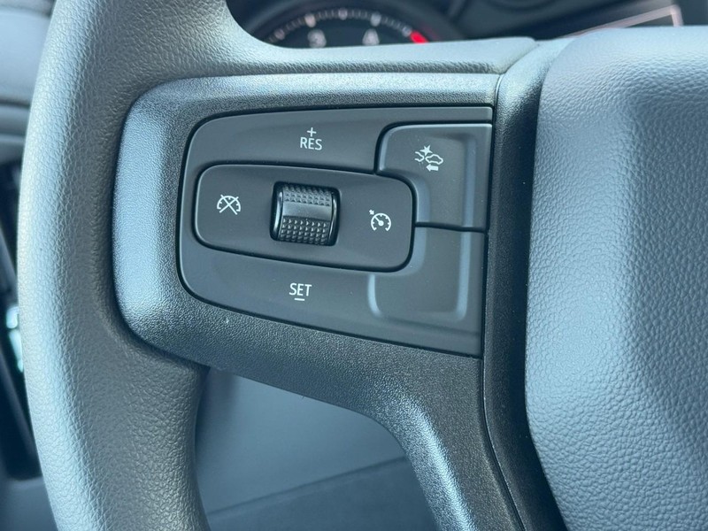 Chevrolet Silverado 2500HD Vehicle Image 11