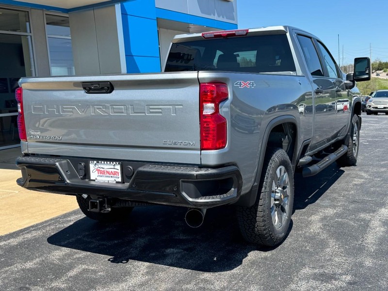 Chevrolet Silverado 2500HD Vehicle Image 04