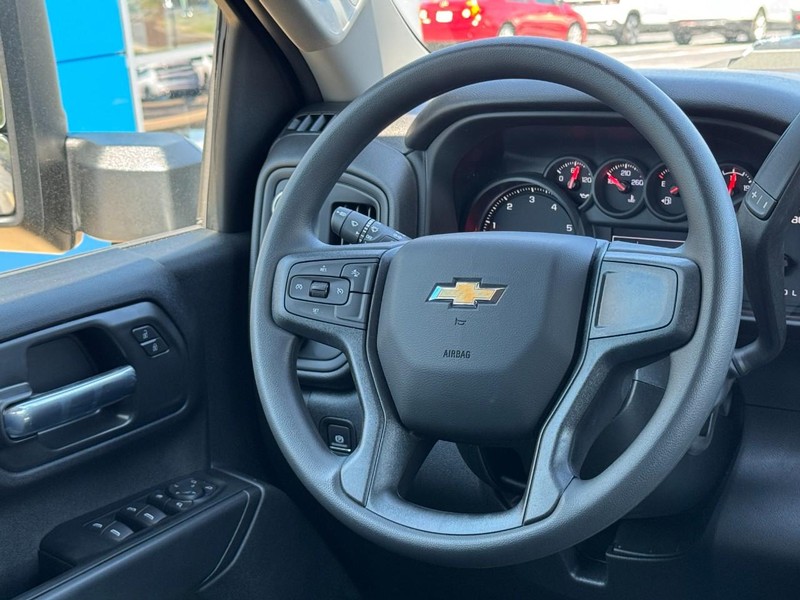 Chevrolet Silverado 2500HD Vehicle Image 08