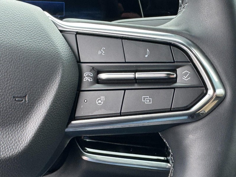 Chevrolet Equinox Vehicle Image 17