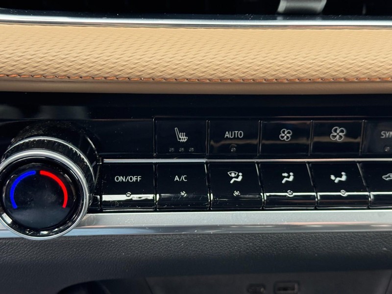 Chevrolet Equinox Vehicle Image 20