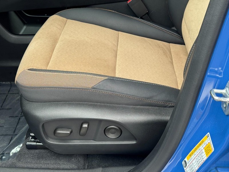 Chevrolet Equinox Vehicle Image 22