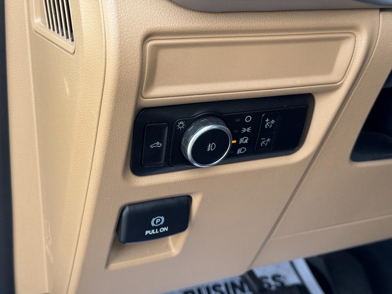 Ford F-150 Vehicle Image 16