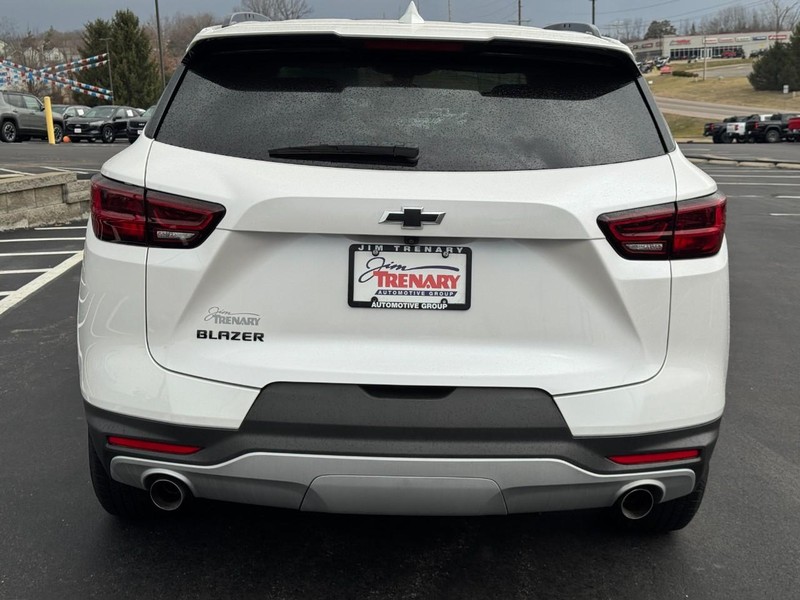 Chevrolet Blazer Vehicle Image 05