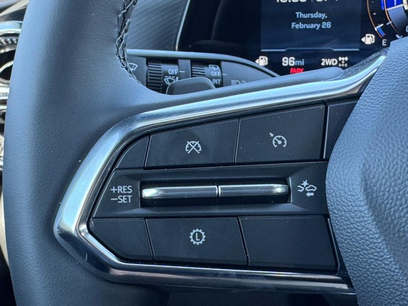 Chevrolet Equinox Vehicle Image 13