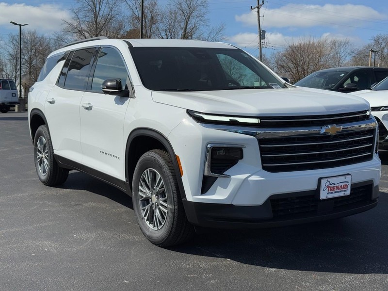 Chevrolet Traverse Vehicle Image 02