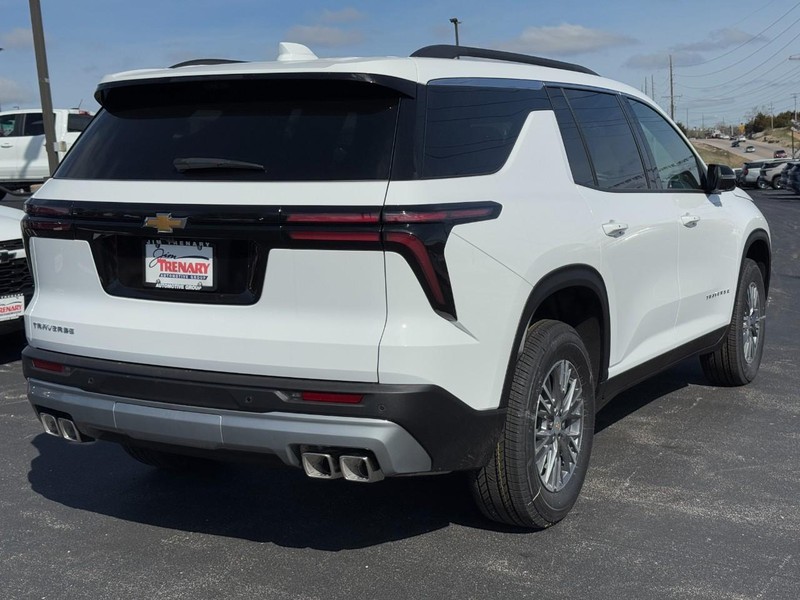 Chevrolet Traverse Vehicle Image 04