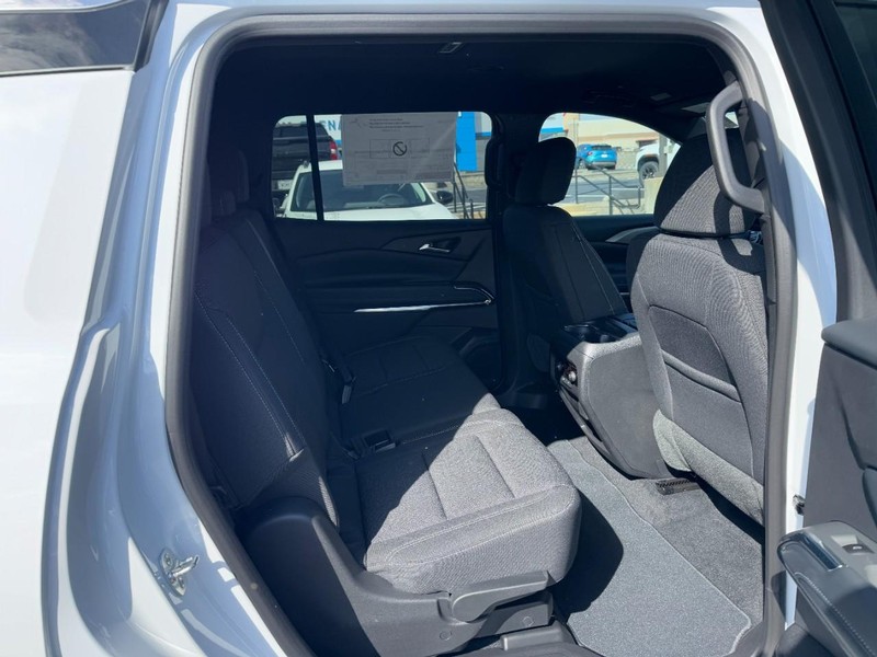 Chevrolet Traverse Vehicle Image 06