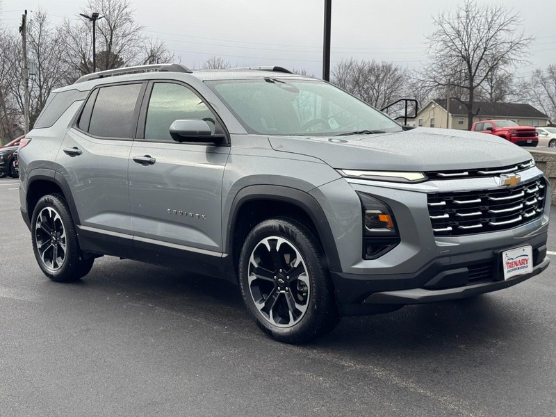 Chevrolet Equinox Vehicle Image 02