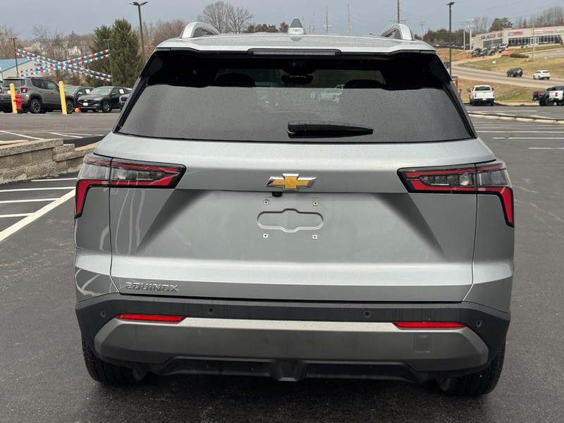 Chevrolet Equinox Vehicle Image 05