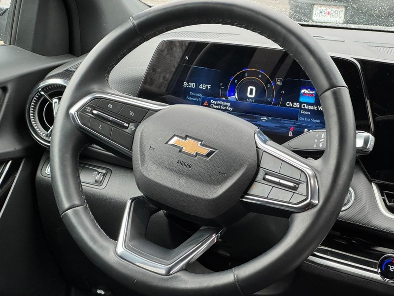 Chevrolet Equinox Vehicle Image 12