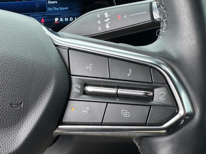 Chevrolet Equinox Vehicle Image 19