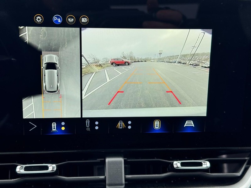 Chevrolet Equinox Vehicle Image 21