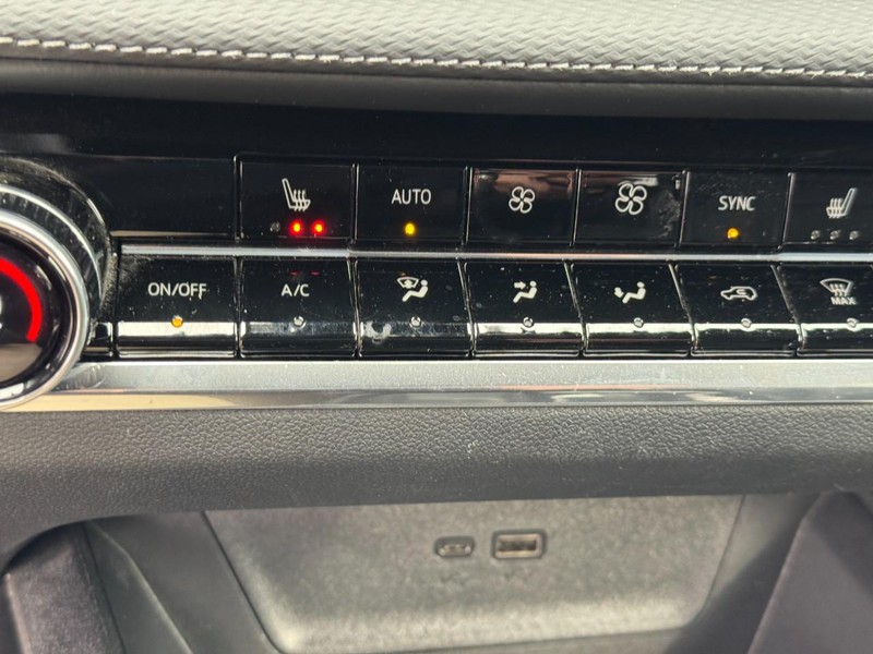 Chevrolet Equinox Vehicle Image 22