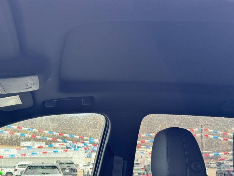 Chevrolet Equinox Vehicle Image 24