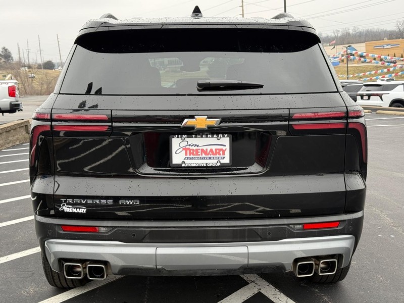 Chevrolet Traverse Vehicle Image 05
