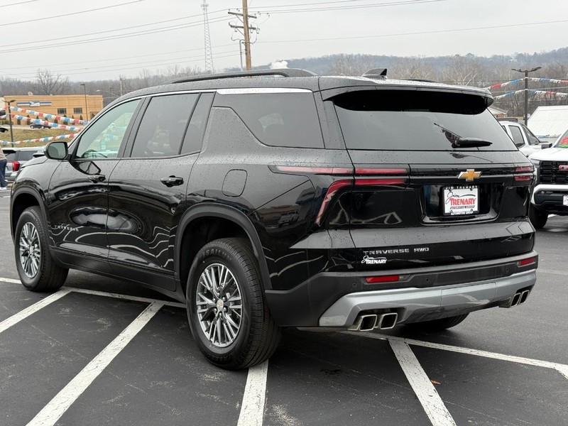 Chevrolet Traverse Vehicle Image 06