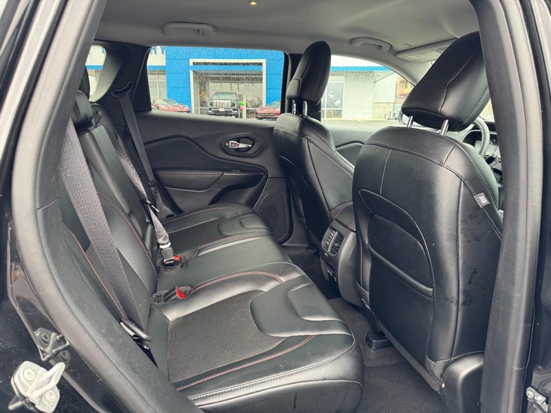 Jeep Cherokee Vehicle Image 10