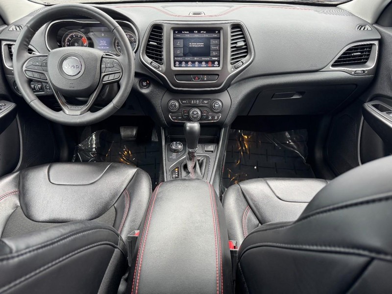 Jeep Cherokee Vehicle Image 11