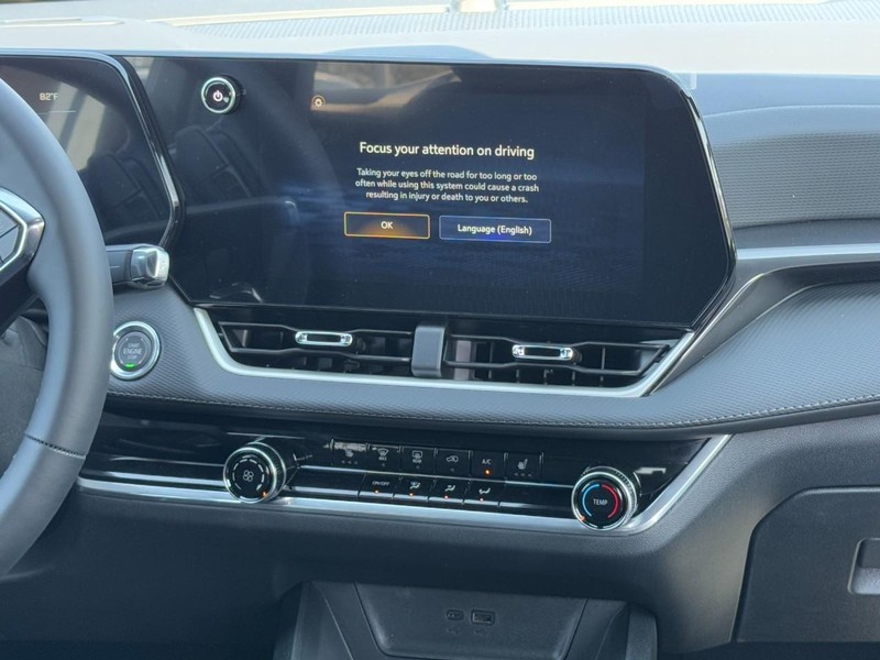 Chevrolet Equinox Vehicle Image 09