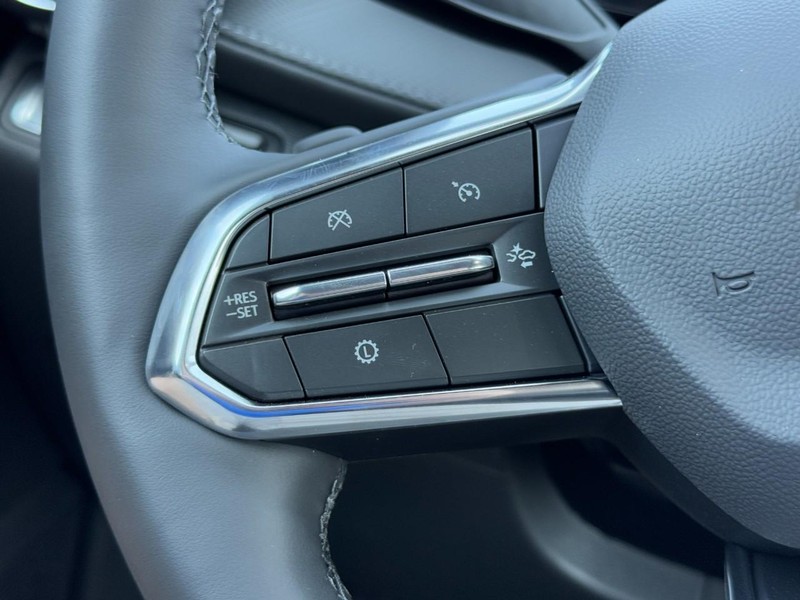 Chevrolet Equinox Vehicle Image 11